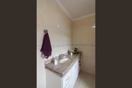 Casa à venda com 230m², 3 quartos e 2 vagasLavabo