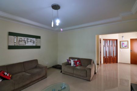 Casa à venda com 230m², 3 quartos e 2 vagasSala 