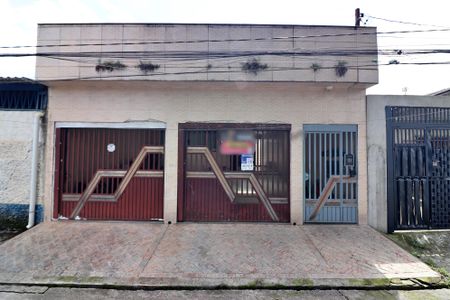 Casa à venda com 230m², 3 quartos e 2 vagasFachada