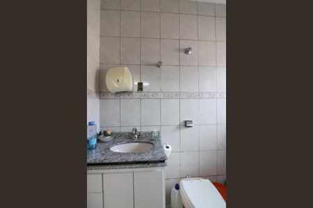 Casa à venda com 230m², 3 quartos e 2 vagasBanheiro de serviço