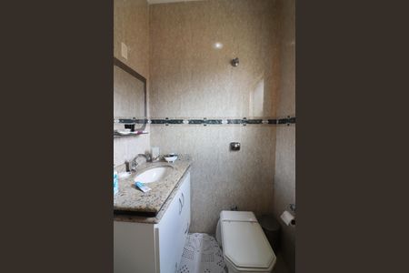 Casa à venda com 230m², 3 quartos e 2 vagasLavabo