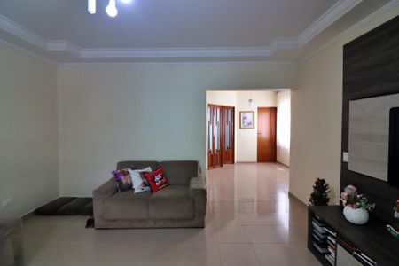 Casa à venda com 230m², 3 quartos e 2 vagasSala 