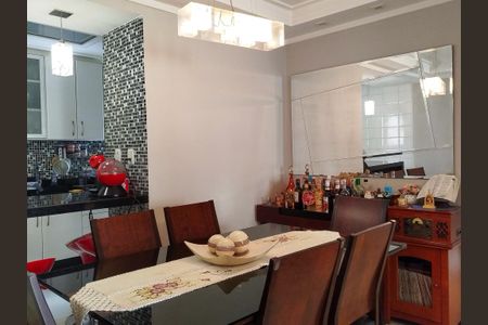 Apartamento à venda com 122m², 3 quartos e 2 vagas Apartamento à venda com 122m², 3 quartos e 2 vagasSala de jantar