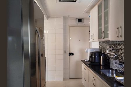 Apartamento à venda com 122m², 3 quartos e 2 vagas Apartamento à venda com 122m², 3 quartos e 2 vagasCozinha americana