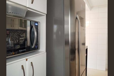 Apartamento à venda com 122m², 3 quartos e 2 vagas Apartamento à venda com 122m², 3 quartos e 2 vagasCozinha americana