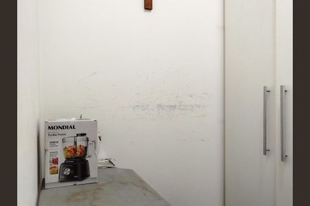 Apartamento à venda com 122m², 3 quartos e 2 vagas Apartamento à venda com 122m², 3 quartos e 2 vagasDependência de serviço