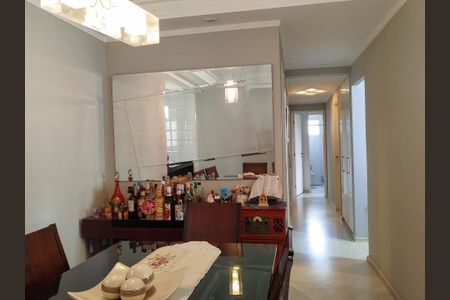 Apartamento à venda com 122m², 3 quartos e 2 vagas Apartamento à venda com 122m², 3 quartos e 2 vagasSala de jantar