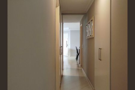 Apartamento à venda com 122m², 3 quartos e 2 vagas Apartamento à venda com 122m², 3 quartos e 2 vagasCorredor