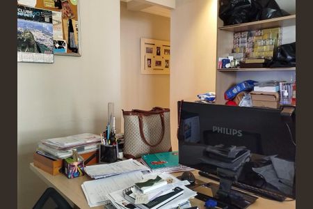 Apartamento à venda com 122m², 3 quartos e 2 vagas Apartamento à venda com 122m², 3 quartos e 2 vagasHome office