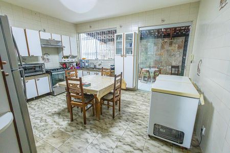 Casa à venda com 1000m², 5 quartos e 10 vagas Casa à venda com 1000m², 5 quartos e 10 vagascozinha