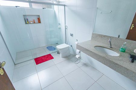 Casa à venda com 1000m², 5 quartos e 10 vagas Casa à venda com 1000m², 5 quartos e 10 vagasbanheiro