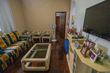 Casa à venda com 1000m², 5 quartos e 10 vagas Casa à venda com 1000m², 5 quartos e 10 vagassala de TV