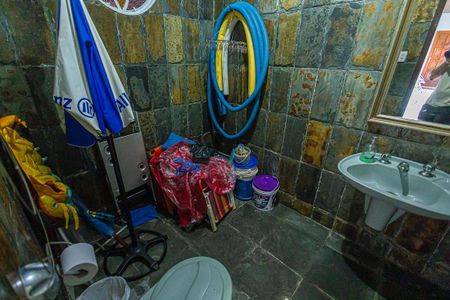 Casa à venda com 1000m², 5 quartos e 10 vagas Casa à venda com 1000m², 5 quartos e 10 vagasbanheiro de serviço