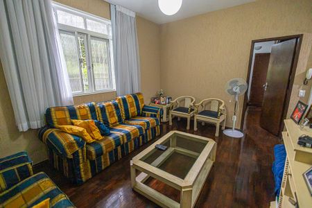 Casa à venda com 1000m², 5 quartos e 10 vagas Casa à venda com 1000m², 5 quartos e 10 vagassala de TV