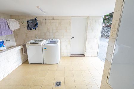 Casa à venda com 1000m², 5 quartos e 10 vagas Casa à venda com 1000m², 5 quartos e 10 vagasarea de serviço