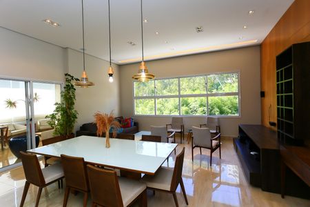 Apartamento para alugar com 3 quartos, 220m² em Parque Reboucas, São Paulo