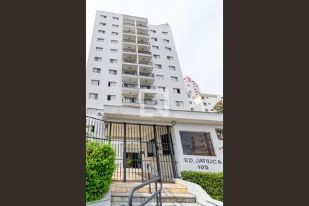 Apartamento à venda com 65m², 2 quartos e 1 vagaFachada e portaria