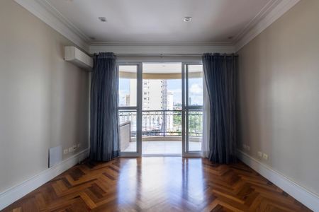Sala de apartamento à venda com 2 quartos, 90m² em Cambuí, Campinas