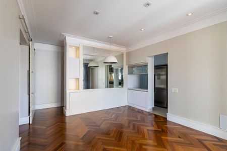 Sala de apartamento à venda com 2 quartos, 90m² em Cambuí, Campinas