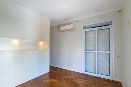 Apartamento à venda com 90m², 2 quartos e 2 vagas Apartamento à venda com 90m², 2 quartos e 2 vagasQuarto 1 - Suíte