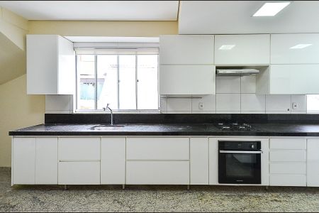 Apartamento para alugar com 130m², 2 quartos e 2 vagasCozinha