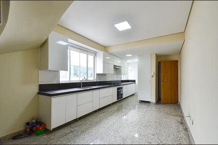 Apartamento para alugar com 130m², 2 quartos e 2 vagasCozinha