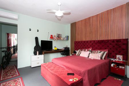 Casa à venda com 250m², 2 quartos e sem vaga Casa à venda com 250m², 2 quartos e sem vagaSuíte