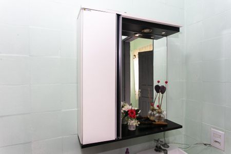 Casa à venda com 250m², 2 quartos e sem vaga Casa à venda com 250m², 2 quartos e sem vagaBanheiro Social