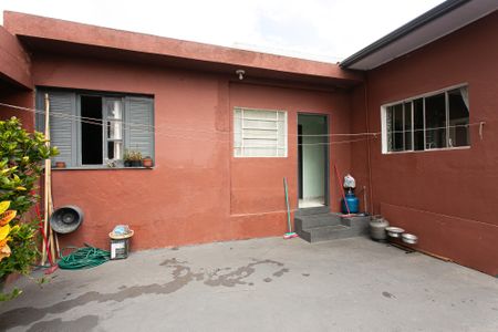 Casa à venda com 250m², 2 quartos e sem vaga Casa à venda com 250m², 2 quartos e sem vagaQuintal