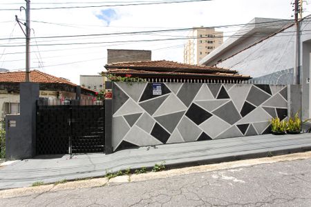 Casa à venda com 250m², 2 quartos e sem vaga Casa à venda com 250m², 2 quartos e sem vagaFachada