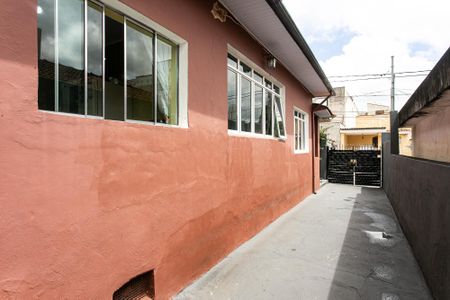 Casa à venda com 250m², 2 quartos e sem vaga Casa à venda com 250m², 2 quartos e sem vagaQuintal