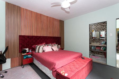 Casa à venda com 250m², 2 quartos e sem vaga Casa à venda com 250m², 2 quartos e sem vagaSuíte