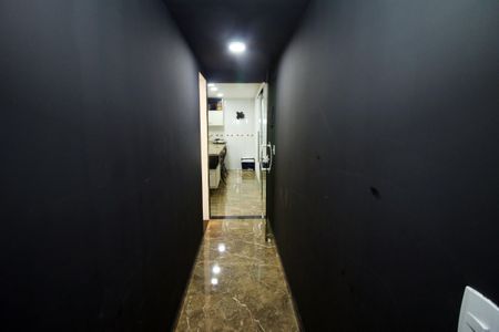 Sala - Corredor de apartamento para alugar com 2 quartos, 100m² em Olaria, Rio de Janeiro