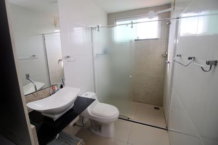 Apartamento para alugar com 100m², 2 quartos e sem vagaBanheiro da Suíte