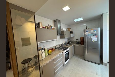 Apartamento à venda com 3 quartos, 82m² em Lourdes, Belo Horizonte