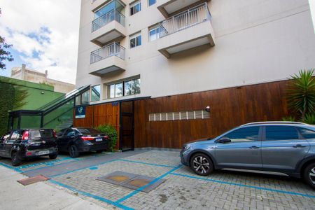 Apartamento para alugar com 55m², 2 quartos e 1 vaga Apartamento para alugar com 55m², 2 quartos e 1 vagaFachada