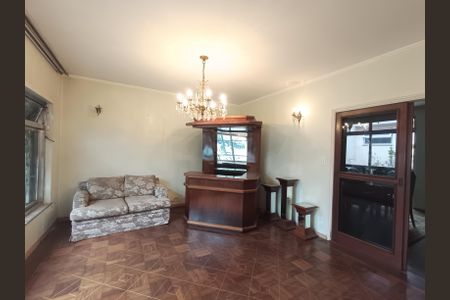 Casa à venda com 5 quartos, 316m² em Planalto Paulista, São Paulo