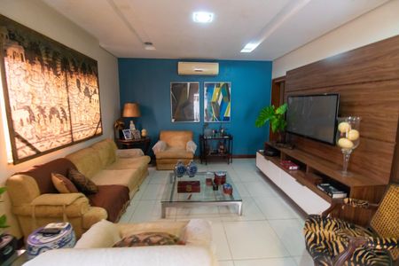 Casa à venda com 300m², 3 quartos e 5 vagasSala