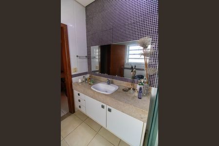 Casa à venda com 300m², 3 quartos e 5 vagasBanheiro da Suíte