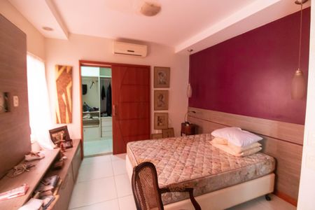 Casa à venda com 300m², 3 quartos e 5 vagasSuíte 