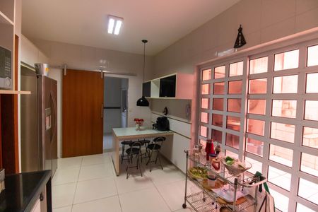 Casa à venda com 300m², 3 quartos e 5 vagasCozinha