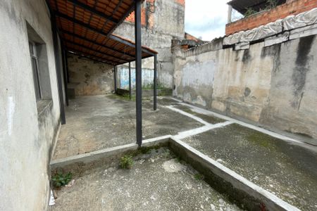 Casa para alugar com 80m², 1 quarto e 1 vagaQuintal