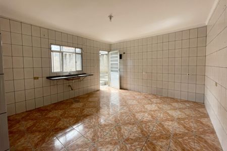 Cozinha de casa para alugar com 1 quarto, 80m² em Vila Zat, São Paulo