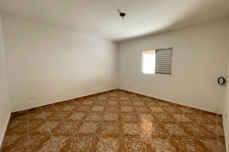 Quarto de casa para alugar com 1 quarto, 80m² em Vila Zat, São Paulo
