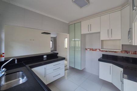 Casa à venda com 253m², 3 quartos e 2 vagasCozinha - Armários