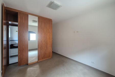 Casa à venda com 253m², 3 quartos e 2 vagasSuíte 2