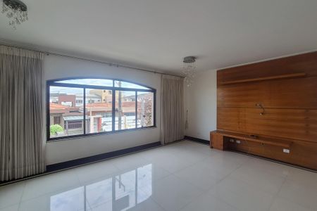 Casa à venda com 253m², 3 quartos e 2 vagasSala