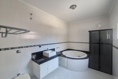 Casa à venda com 253m², 3 quartos e 2 vagasBanheiro da Suíte 1