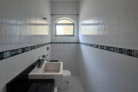 Casa à venda com 253m², 3 quartos e 2 vagasLavabo