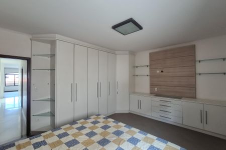 Casa à venda com 253m², 3 quartos e 2 vagasSuíte 1